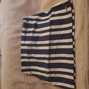 Large navy blue and white Hollister skirt.